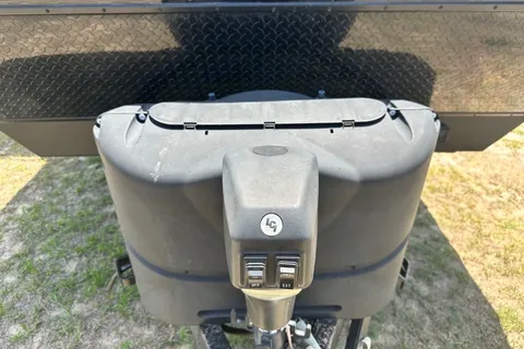 32 Ft Travel Trailer from Heartland King size bed! Sleeps 8-10