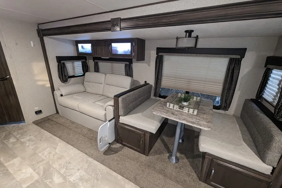 2019 Spacious APEX Bunkhouse