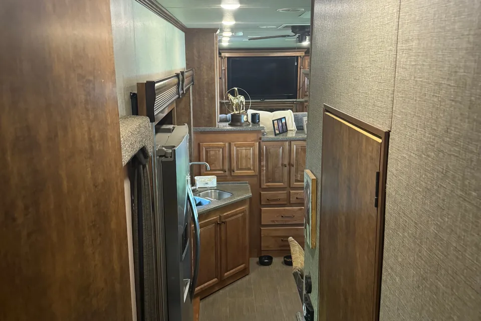 Heartland Big Country 3800FL Fifth Wheel Sleeps 6!
