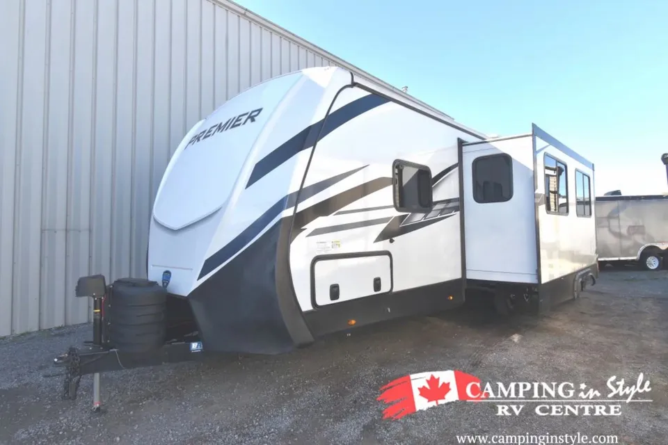 Troy & Shannon’s Rolling Retreat