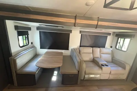 Troy & Shannon’s Rolling Retreat