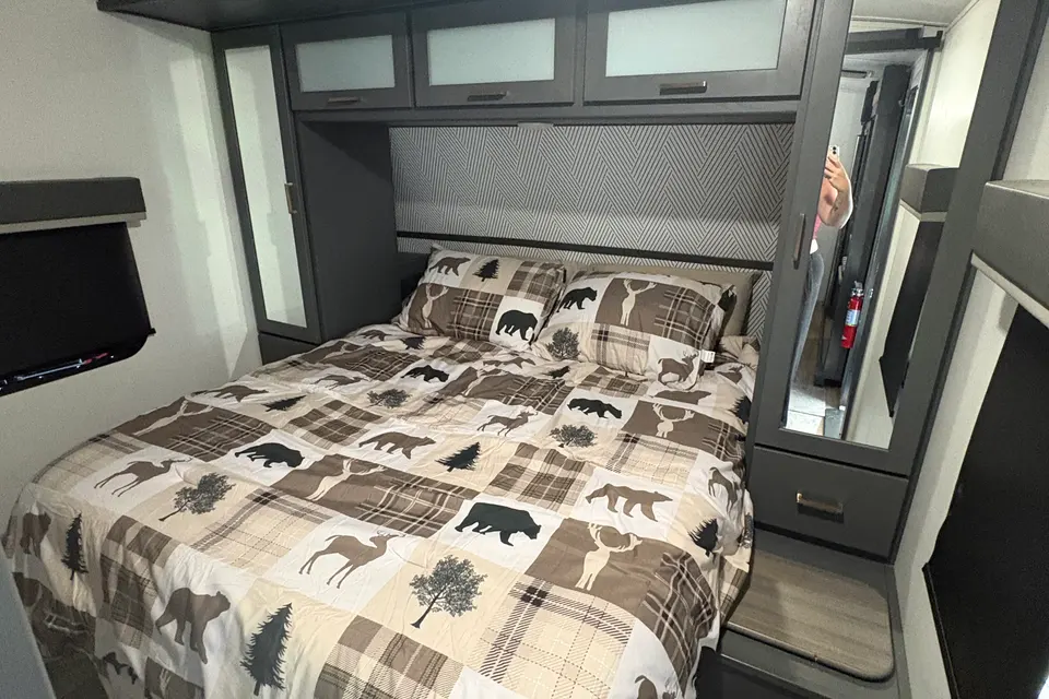 Troy & Shannon’s Rolling Retreat