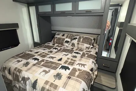 Troy & Shannon’s Rolling Retreat