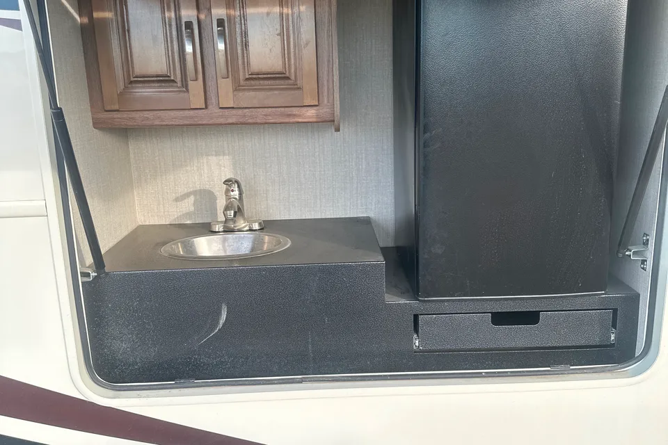 Michael's Jayco Precept 29V Class A
