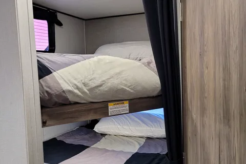 Dean's Crossroads Zinger Travel Trailer