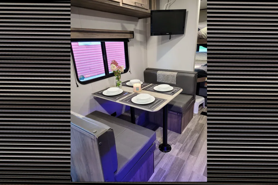 Dean's Crossroads Zinger Travel Trailer