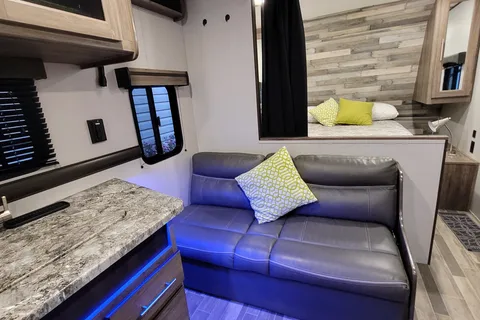 Dean's Crossroads Zinger Travel Trailer
