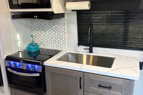 Dave’s Highland Ridge RV 20MB open range travel trailer