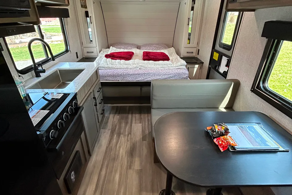 2024 Starcraft 24ft. Trailer- with free private shuttle - Pebbles