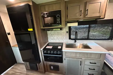 2024 Starcraft 24ft. Trailer- with free private shuttle - Pebbles