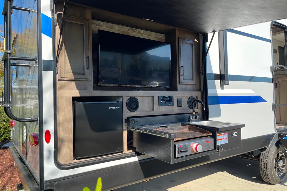 The Farmhouse Bunkhouse by SYV Trailer Rentals