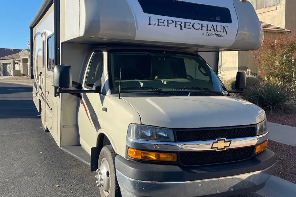 Surprise Adventure's Coachmen 260 DS Class C