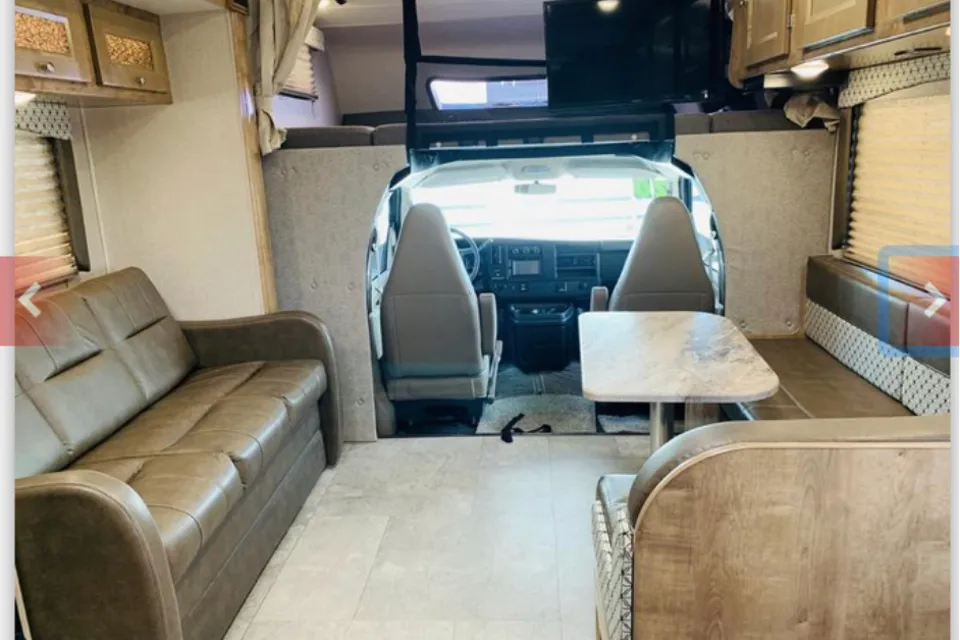 Surprise Adventure's Coachmen 260 DS Class C
