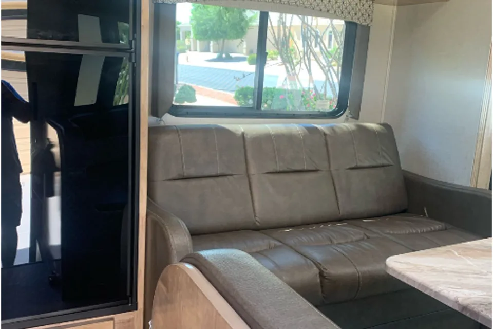 Surprise Adventure's Coachmen 260 DS Class C