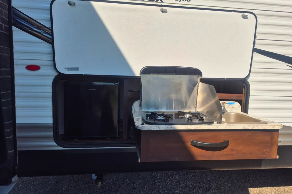 Christine's Jayco Jayflight SXL Travel Trailer