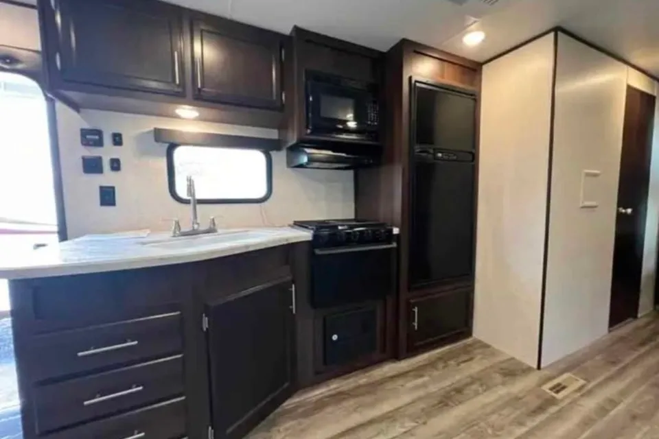 Christine's Jayco Jayflight SXL Travel Trailer