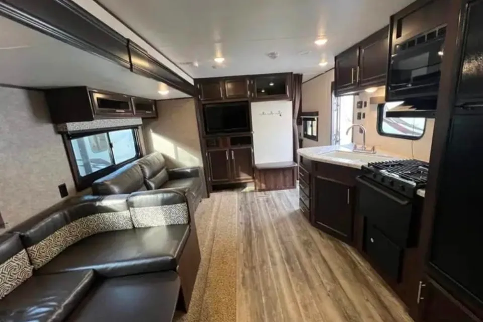 Christine's Jayco Jayflight SXL Travel Trailer