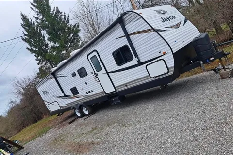 Christine's Jayco Jayflight SXL Travel Trailer