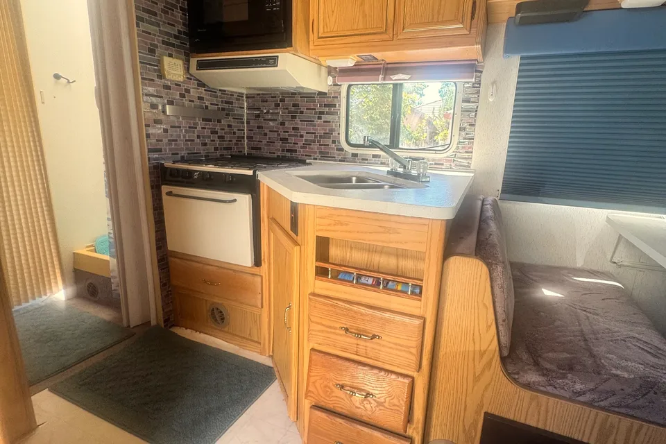 🌙 Lunaris for Cozy Couples & Family-Friendly Getaways  [Affordable RV+Extra Time+Battery]