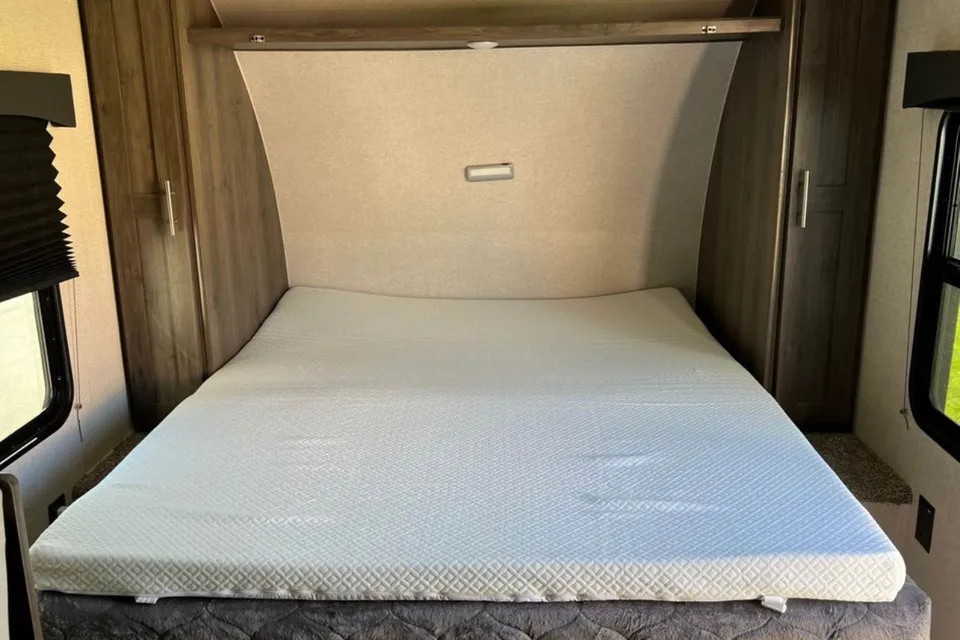 2021 Coachmen Clipper Ultra-Lite 17FQS Travel Trailer