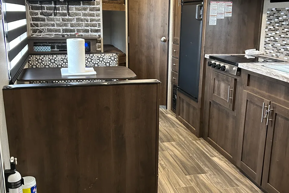 2-Shasta Travel Trailer / Camper / RV Rental