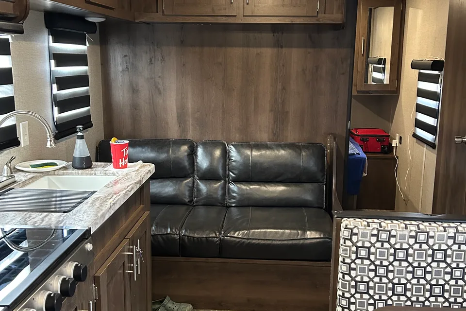2-Shasta Travel Trailer / Camper / RV Rental