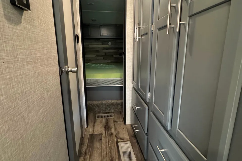 Crossroads Volante Fifth Wheel
