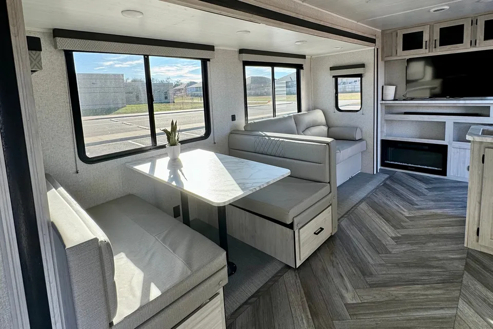 Ricardo's Pet Friendly, 27' Della Terra Travel Trailer