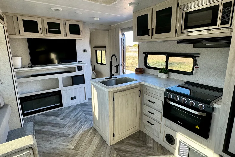 Ricardo's Pet Friendly, 27' Della Terra Travel Trailer