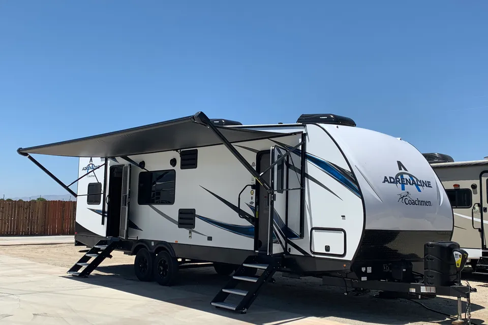 Joe's Coachmen 2020 Adrenaline 29KS Toy Hauler