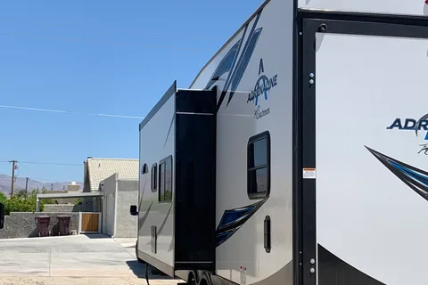 Joe's Coachmen 2020 Adrenaline 29KS Toy Hauler