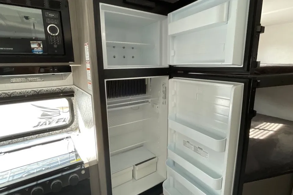 JLay's Coleman 1905 BH Family Friendly Trailer