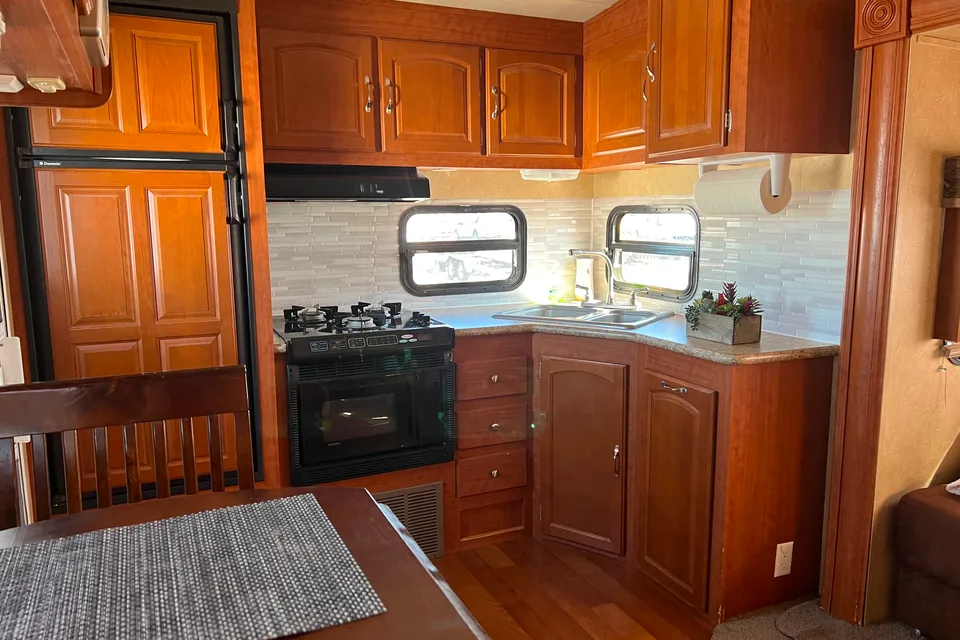 Shirley's Forest River V-Cross Fifth Wheel