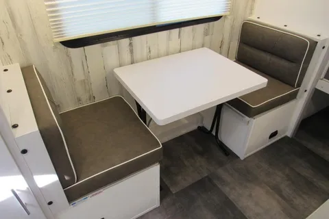 2024 Rove Lite 16rb Travel Trailer