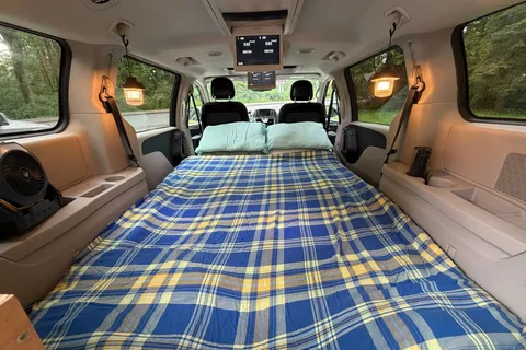 Get outta town and country