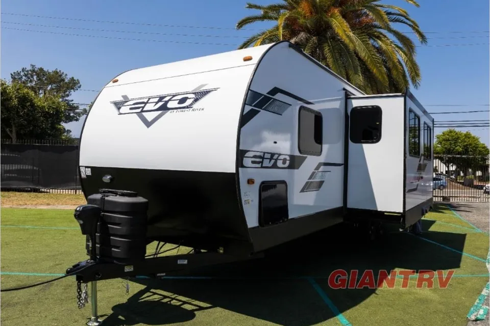Mike's Evo CSJT2650G Travel Trailer