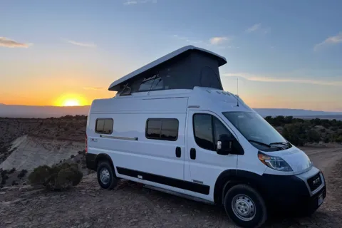 2022 Winnebago Solis 59P
