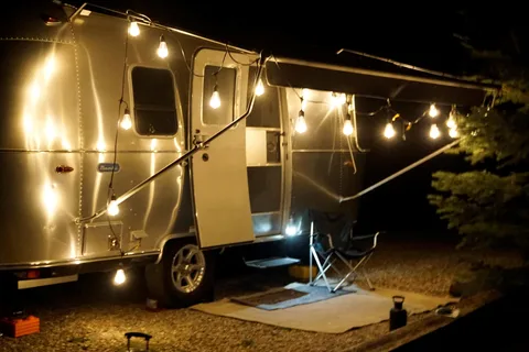 Classic, Cute, Cozy: 20' Airstream (full bed) For Your Coastal Adventure
