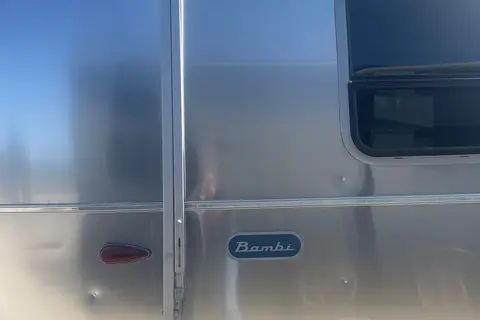 Classic, Cute, Cozy: 20' Airstream (full bed) For Your Coastal Adventure