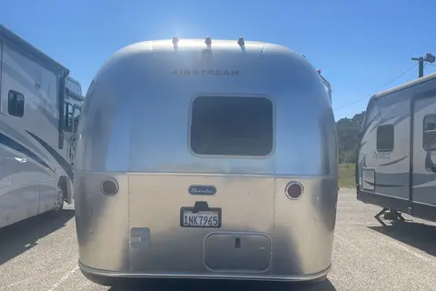 Classic, Cute, Cozy: 20' Airstream (full bed) For Your Coastal Adventure