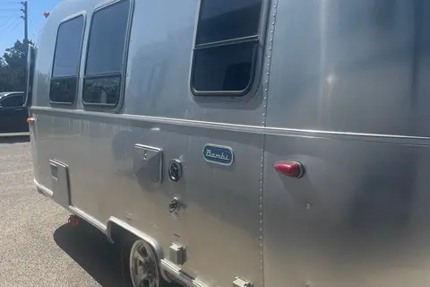Classic, Cute, Cozy: 20' Airstream (full bed) For Your Coastal Adventure