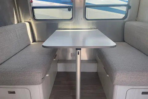 Classic, Cute, Cozy: 20' Airstream (full bed) For Your Coastal Adventure