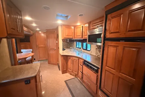 Class A Coachmen Encounter 37TZ