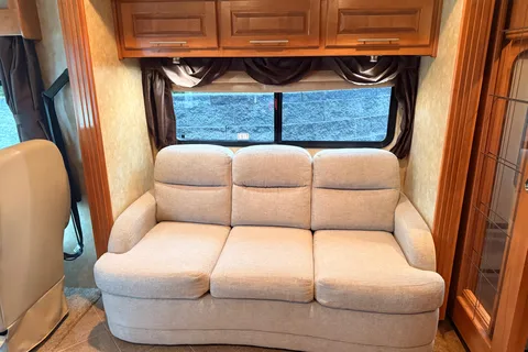 Class A Coachmen Encounter 37TZ