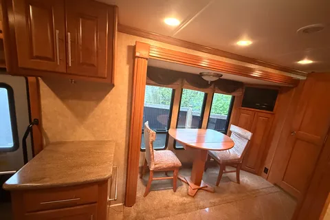 Class A Coachmen Encounter 37TZ