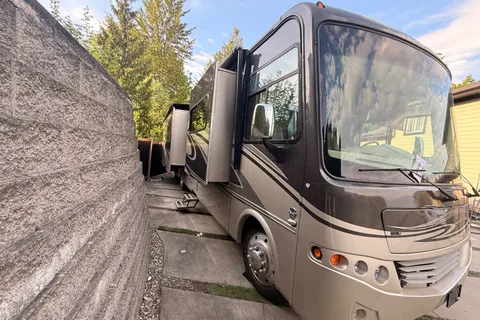 Class A Coachmen Encounter 37TZ