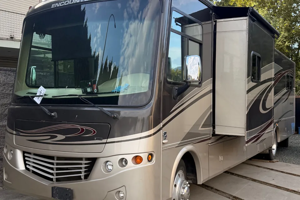 Class A Coachmen Encounter 37TZ