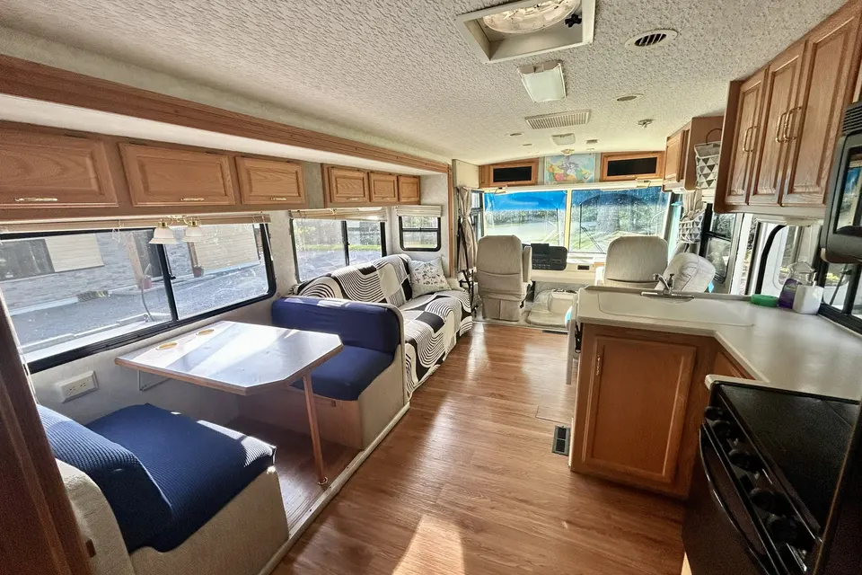 RV motorisé Winnebago Brave Classe A