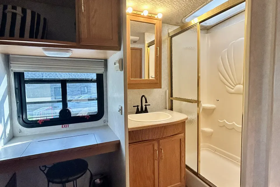 RV motorisé Winnebago Brave Classe A