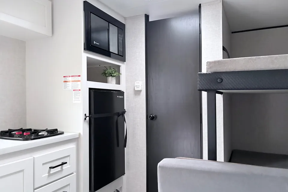 Calista’s Jayco Jayflight SLX Travel Trailer